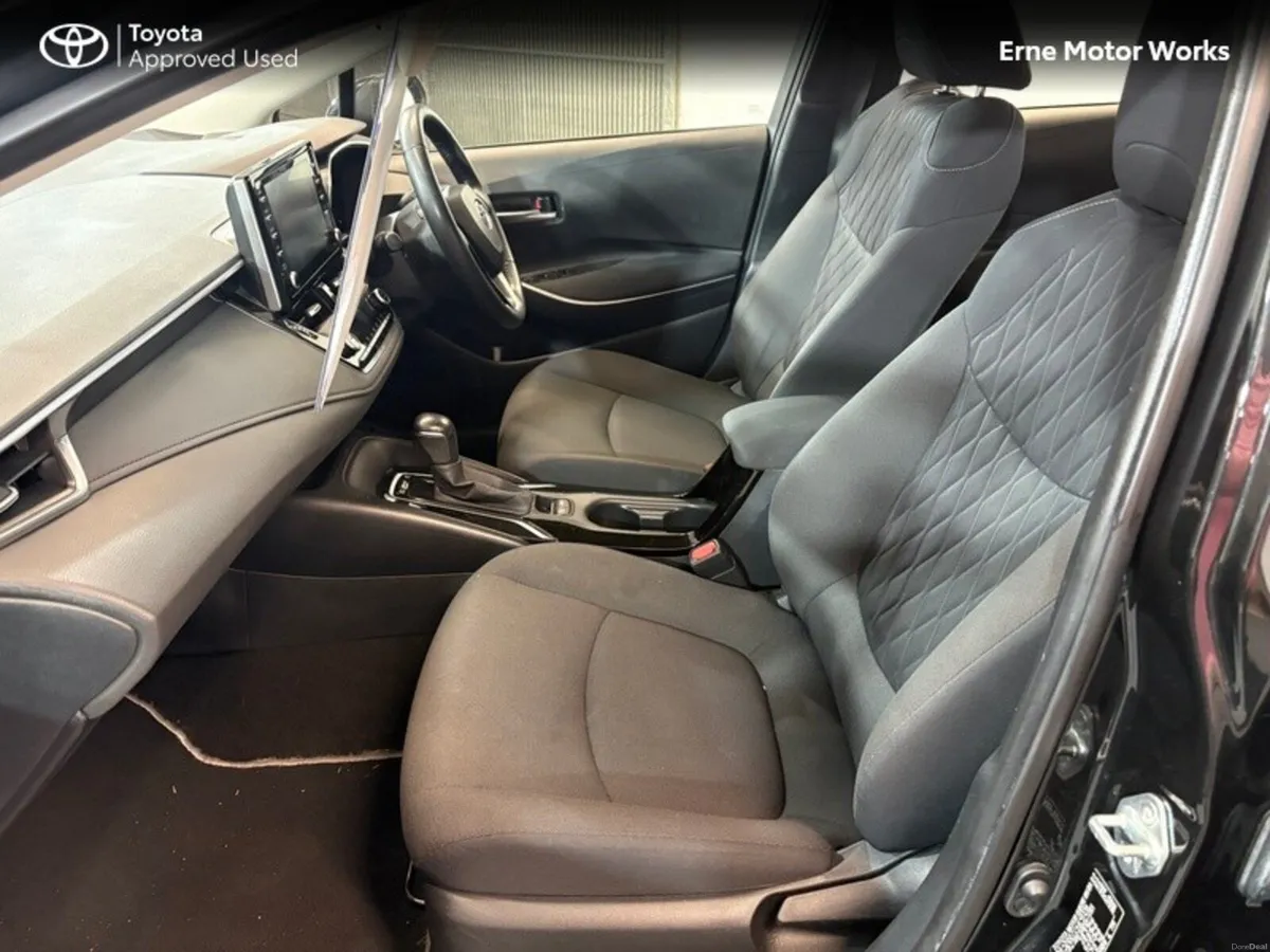 Toyota Corolla COROLLA HYBRID LUNA SAL - Image 6