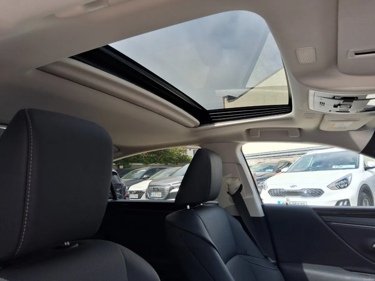 Lexus ES DYNAMICS 4DR AUTO - Image 5