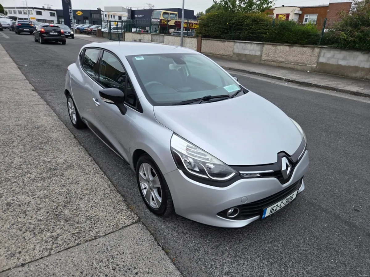 Renault Clio IV DYNAMIQUE NAV 1.2 PETR 4DR - Image 3