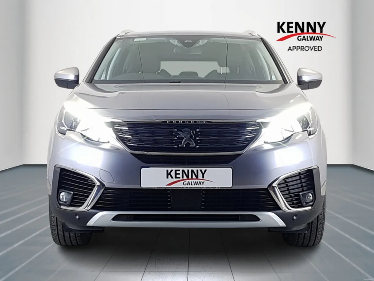 Peugeot 5008 *Deposit taken* ALLURE 1.6 BLUE HDI 1 - Image 2