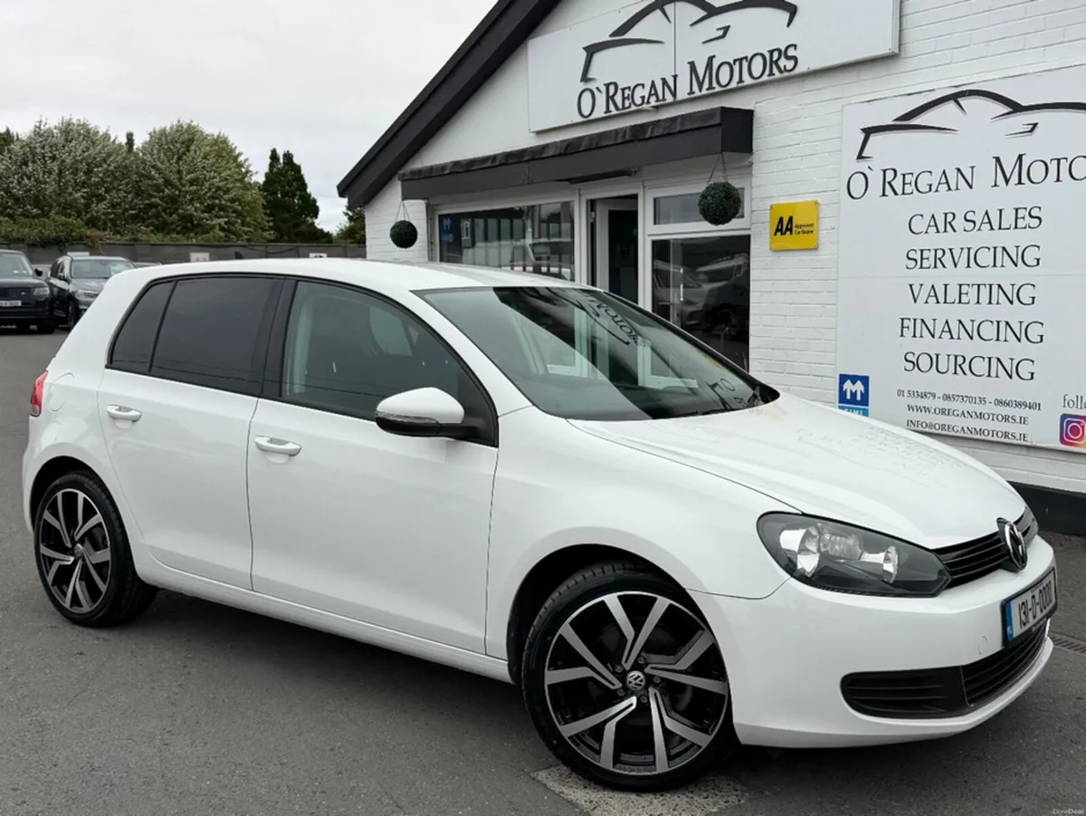 Volkswagen Golf 1.2 AUTO COMFORTLINE - Image 1