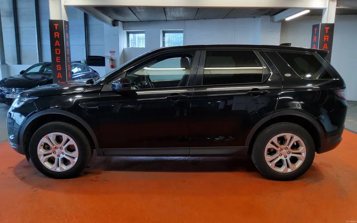 Land Rover Discovery Sport 2020 - Image 6