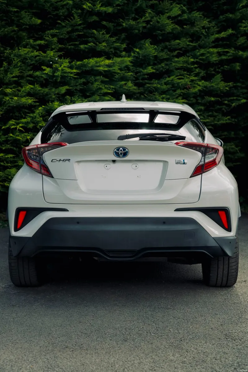 Toyota C-HR 1.8 Hybrid 2017 - Image 2