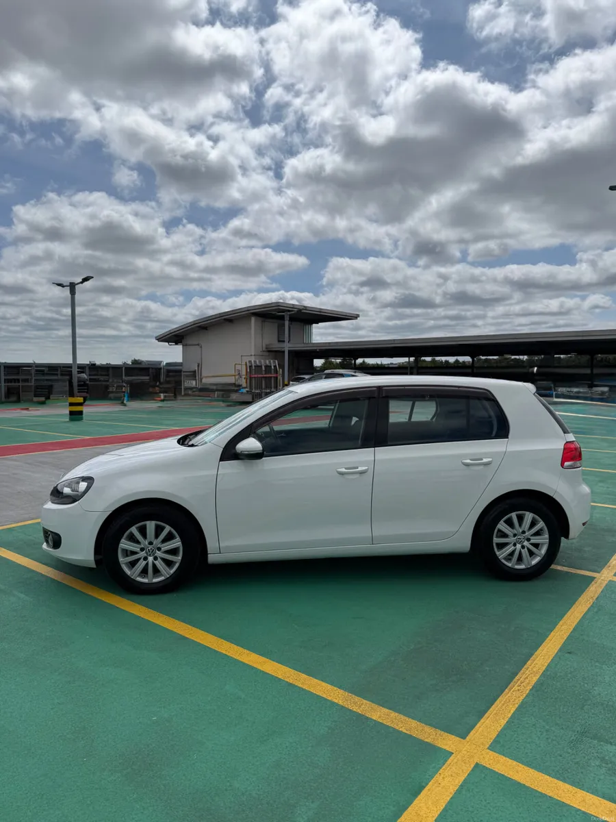 2011 VW Golf 1.2 TSi Petrol - VERY LOW MILEAGE - Image 4