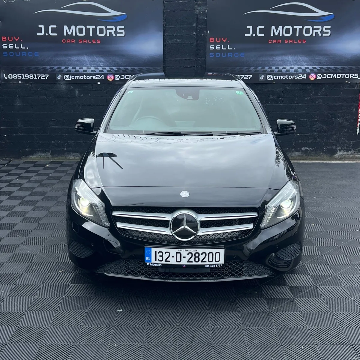 132 Mercedes-Benz A180 Only 42km Automatic - Image 2
