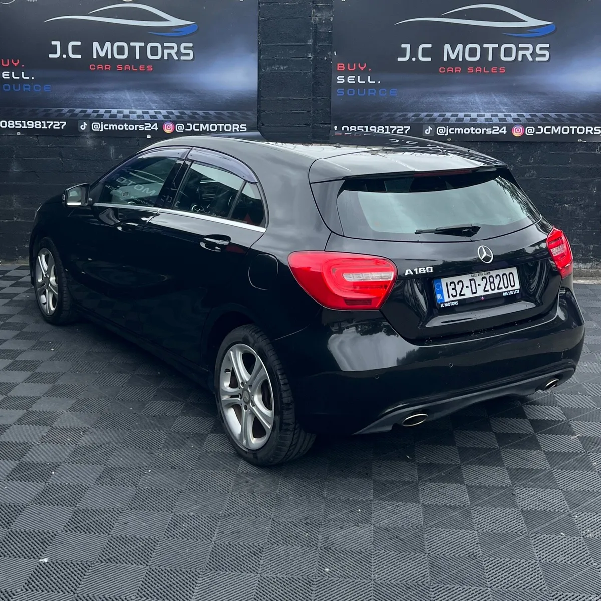 132 Mercedes-Benz A180 Only 42km Automatic - Image 4