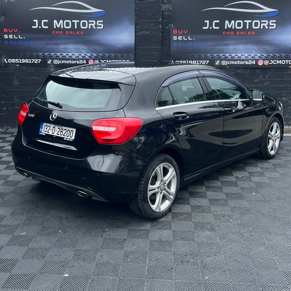 132 Mercedes-Benz A180 Only 42km Automatic - Image 6