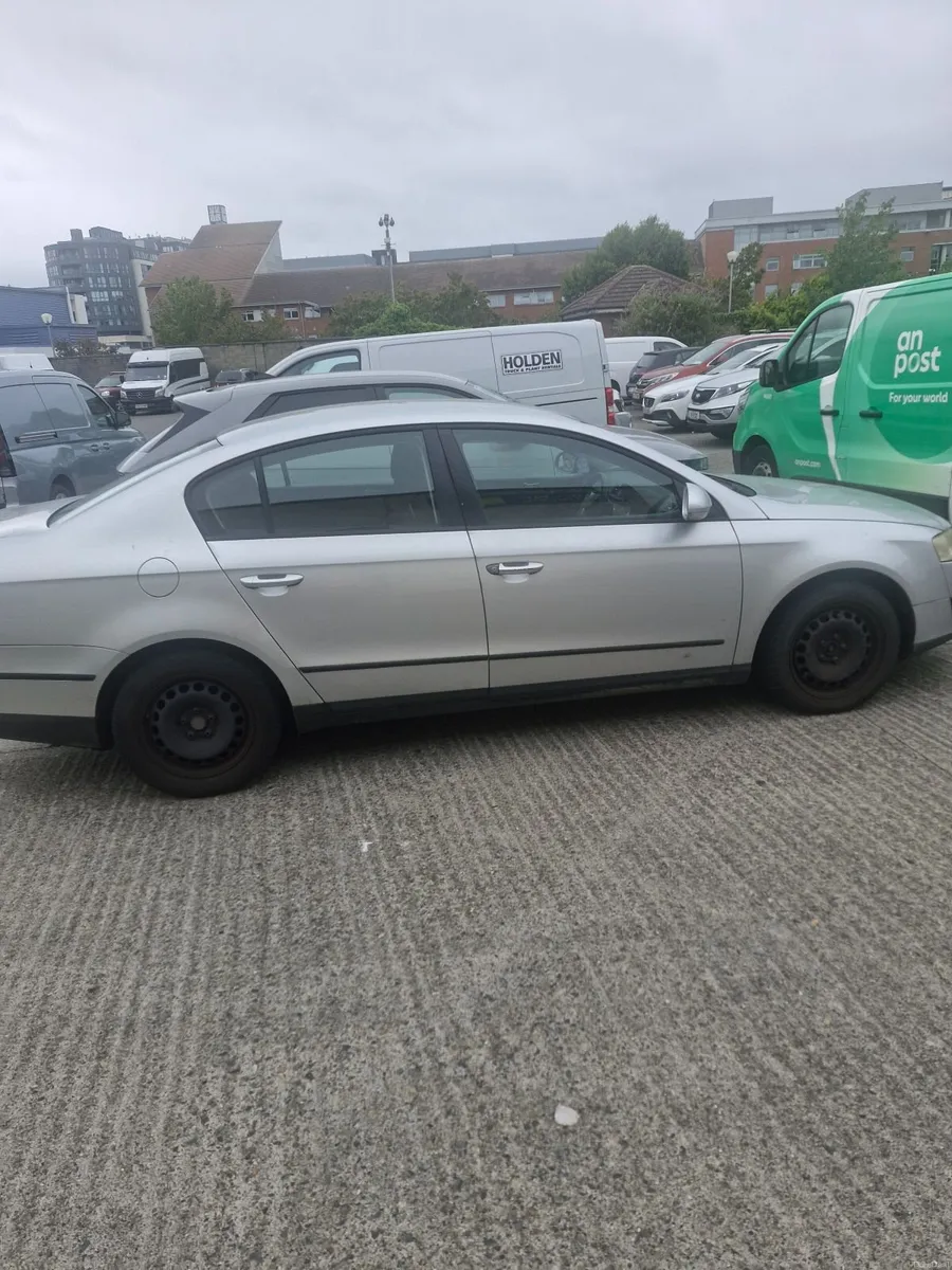 Volkswagen Passat 2009 - Image 1