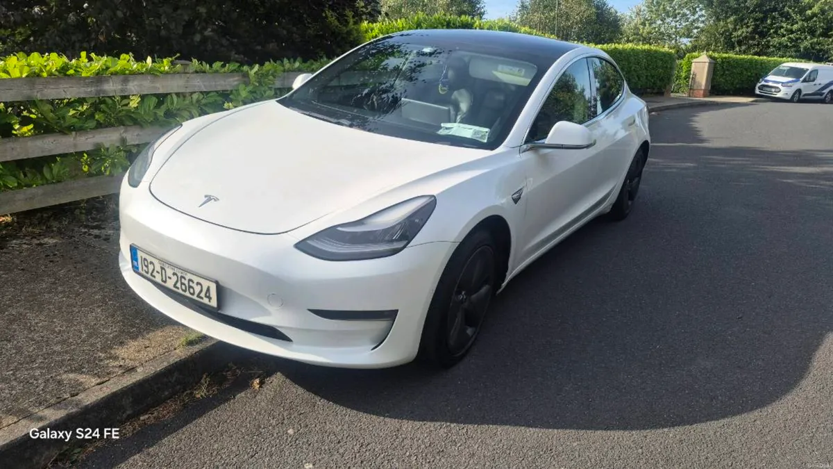 2019 Tesla model 3 long range - Image 2