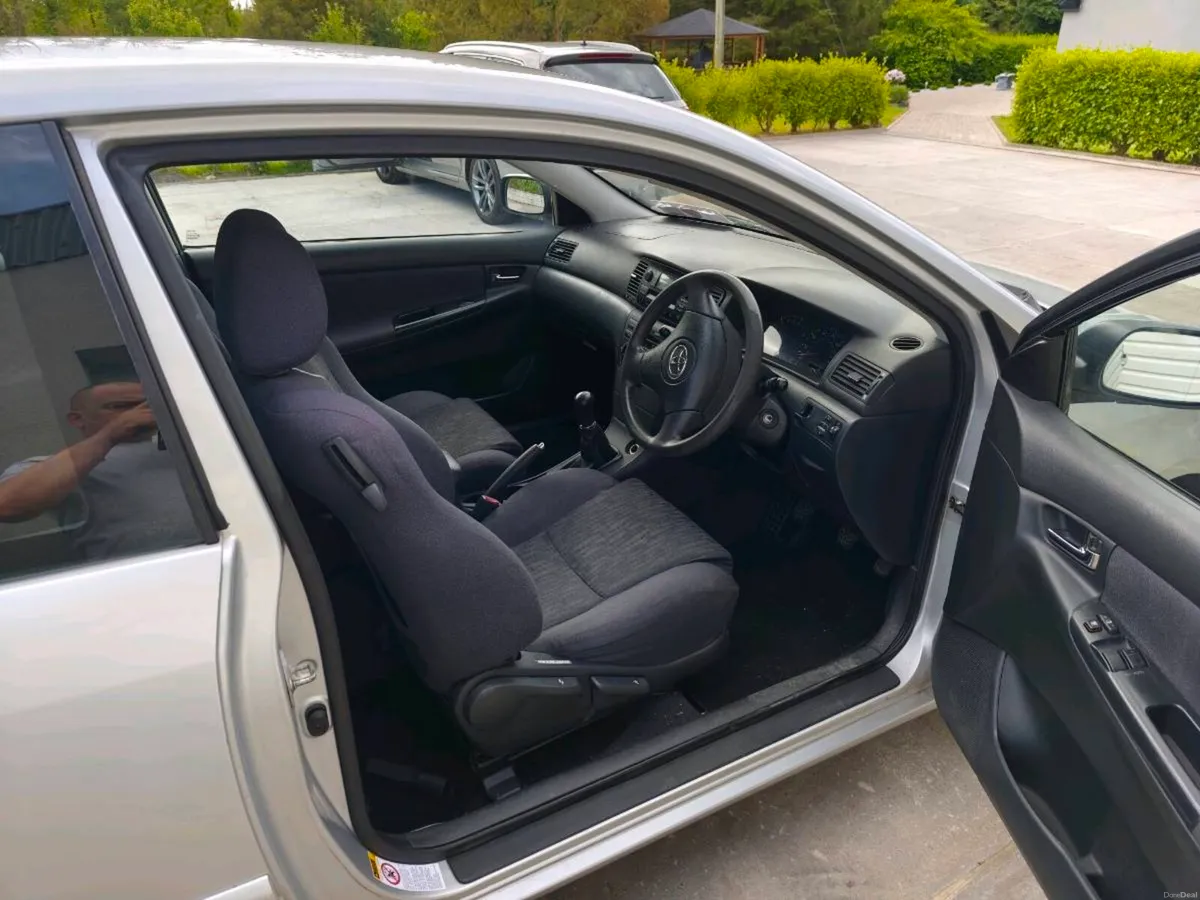 Toyota Corolla - Image 6