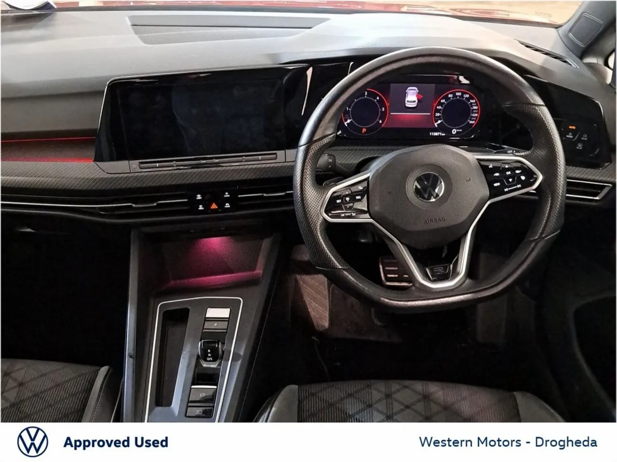 Volkswagen Golf 2.0 TDI 150HP R-Line DSG *sunroof - Image 2