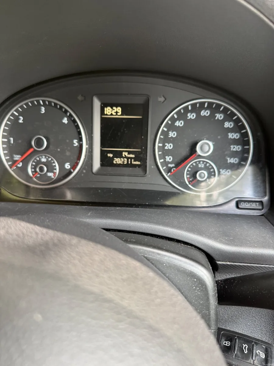 Volkswagen Caddy 2015 - Image 2