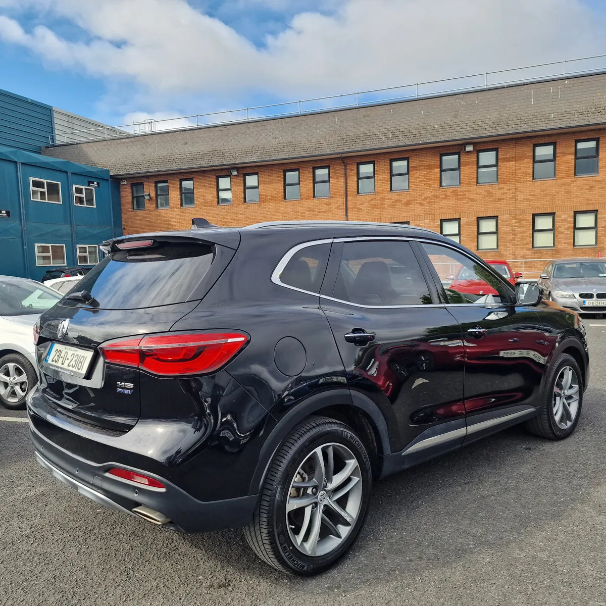 MG HS 2023 Plug-in Hybrid EV 2WD Auto Exclusive - Image 4