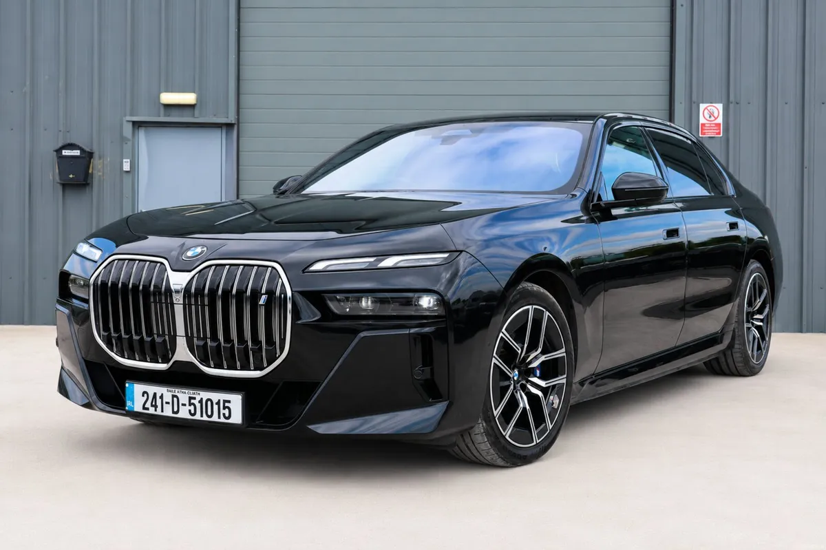 BMW i7 Msport| Sky Lounge| Rear Entertainment | - Image 1