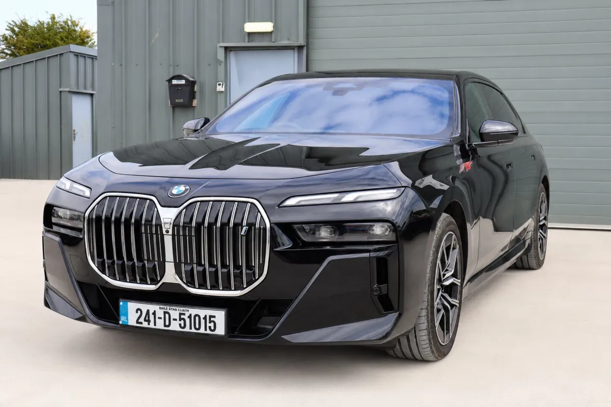 BMW i7 Msport| Sky Lounge| Rear Entertainment | - Image 3