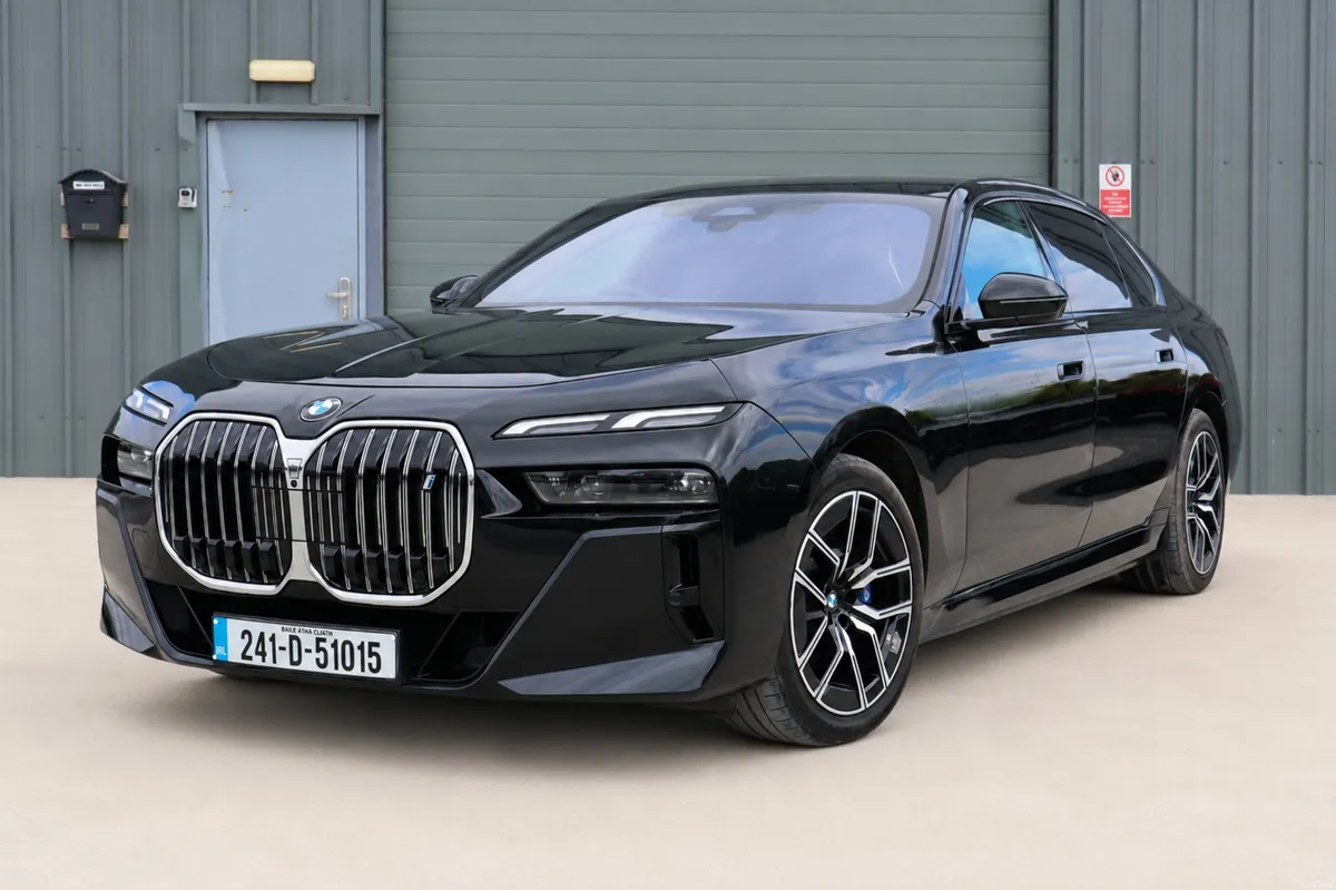 BMW i7 Msport| Sky Lounge| Rear Entertainment | - Image 4