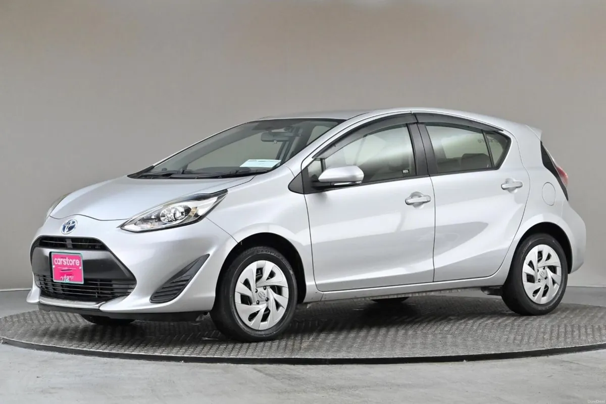 Toyota Aqua 1.5 VVT-i HYBRID **BI-TONE INT**REVERS - Image 4