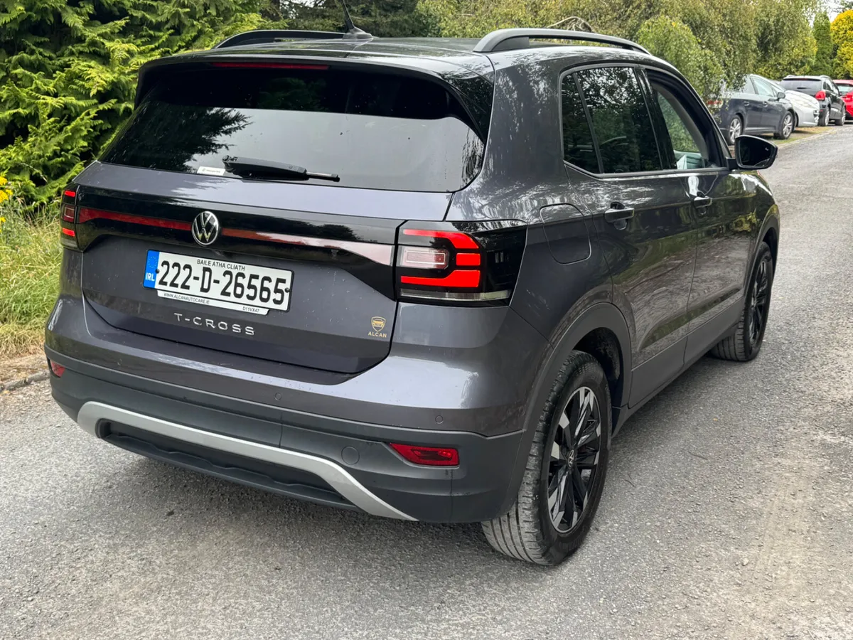 22 Volkswagen T-Cross 1.0 automatic - Image 3