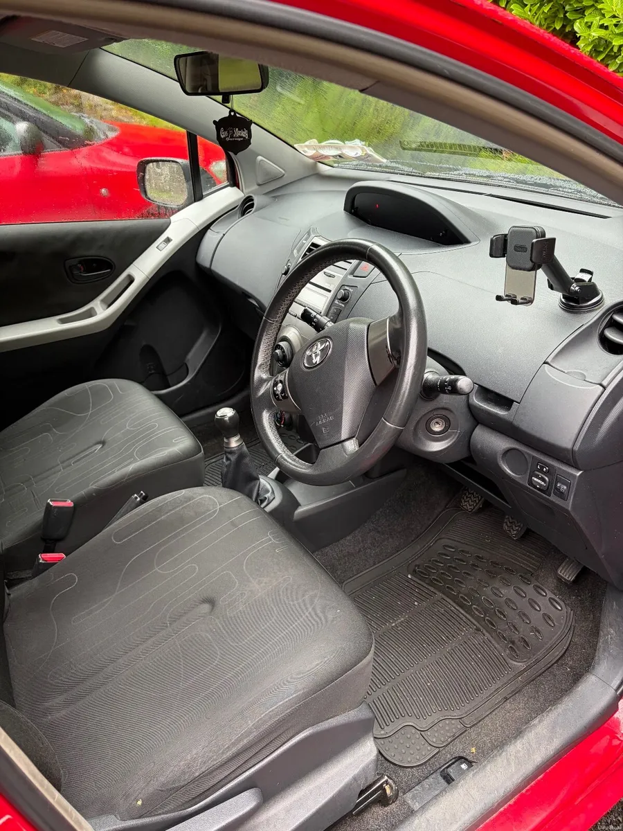 Toyota Yaris 2009 - Image 5