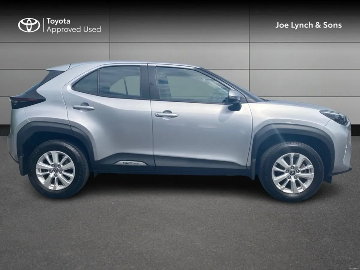 Toyota Yaris Cross YARIS CROSS LUNA - Image 3