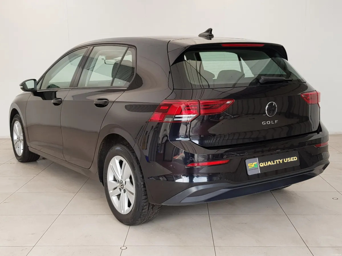 Volkswagen Golf Life 2.0 TDI 115HP 5DR - Image 3