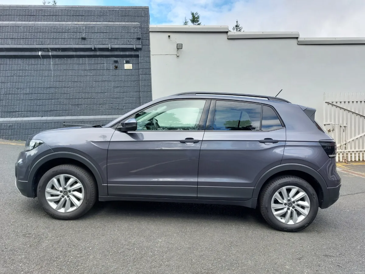 Volkswagen T-Cross 2023 LIFE 1.0 TSI FULL HISTORY - Image 4