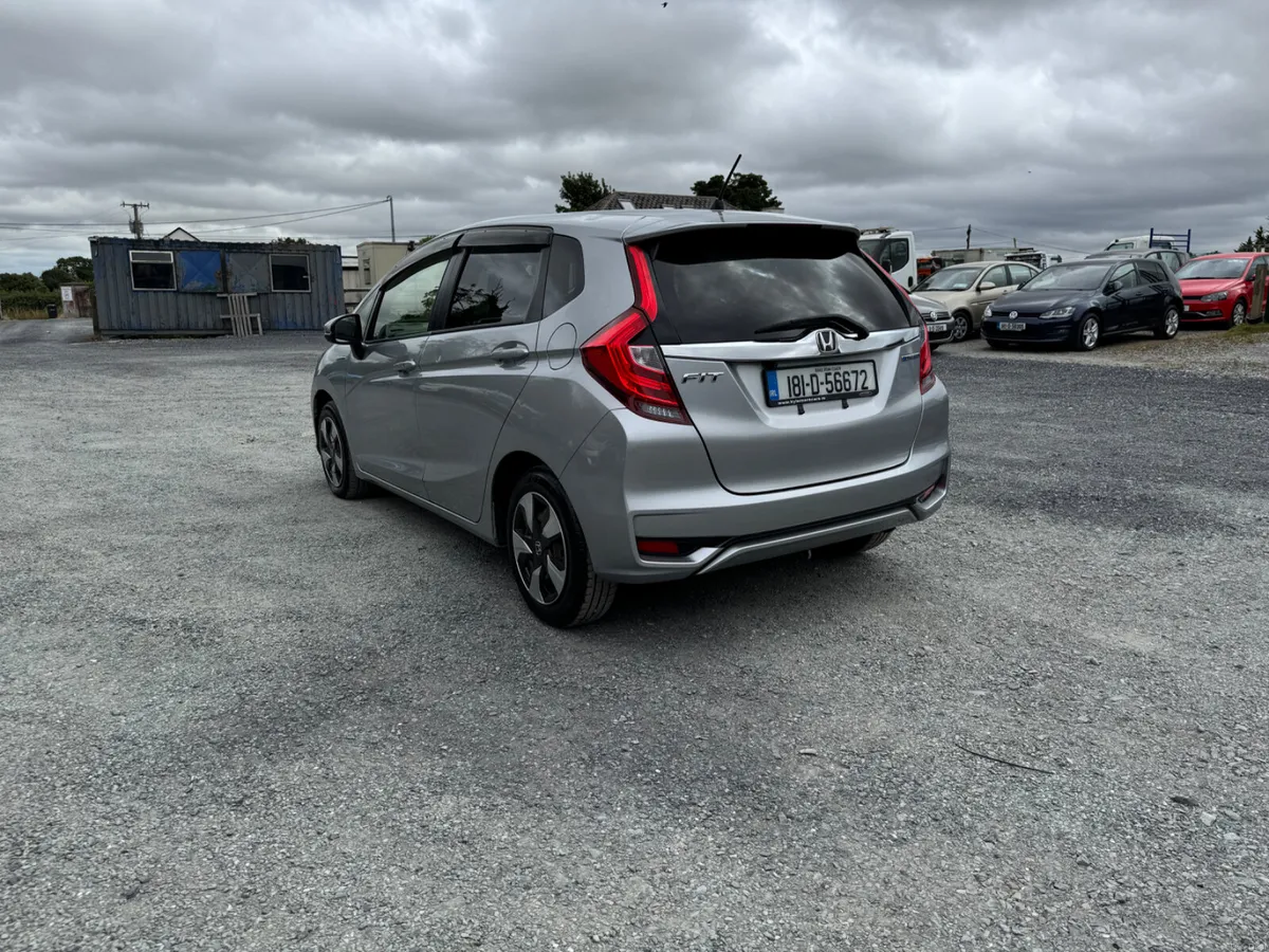 Honda Fit 1.3 Hybrid Automatic - Image 4