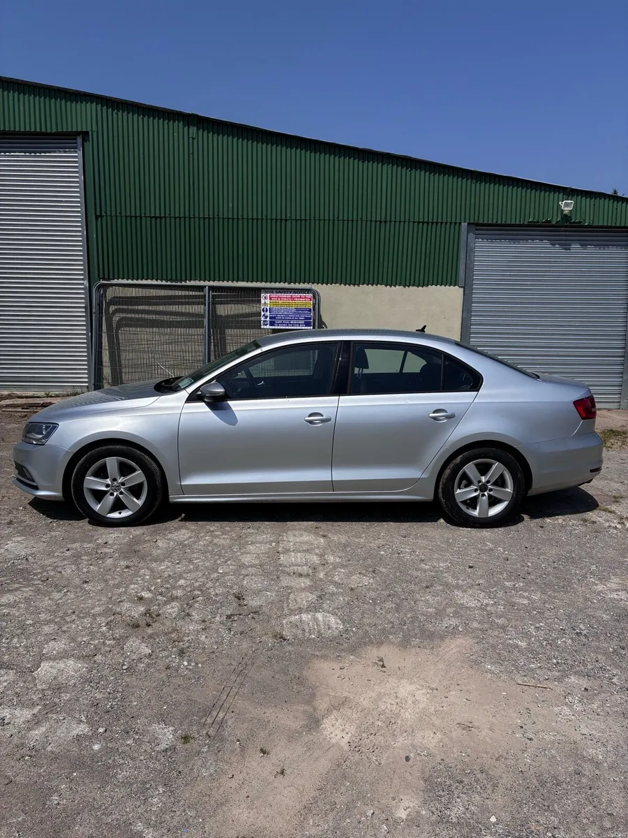 Volkswagen Jetta NCT 04/27 - Image 3