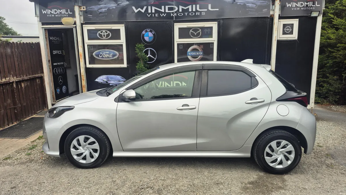 Toyota Yaris 1.5 Hybrid Automatic - Image 6