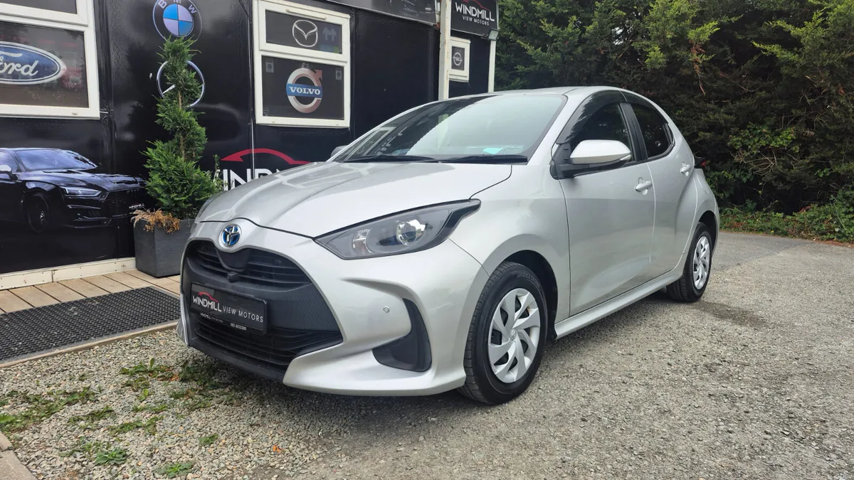 Toyota Yaris 1.5 Hybrid Automatic - Image 4