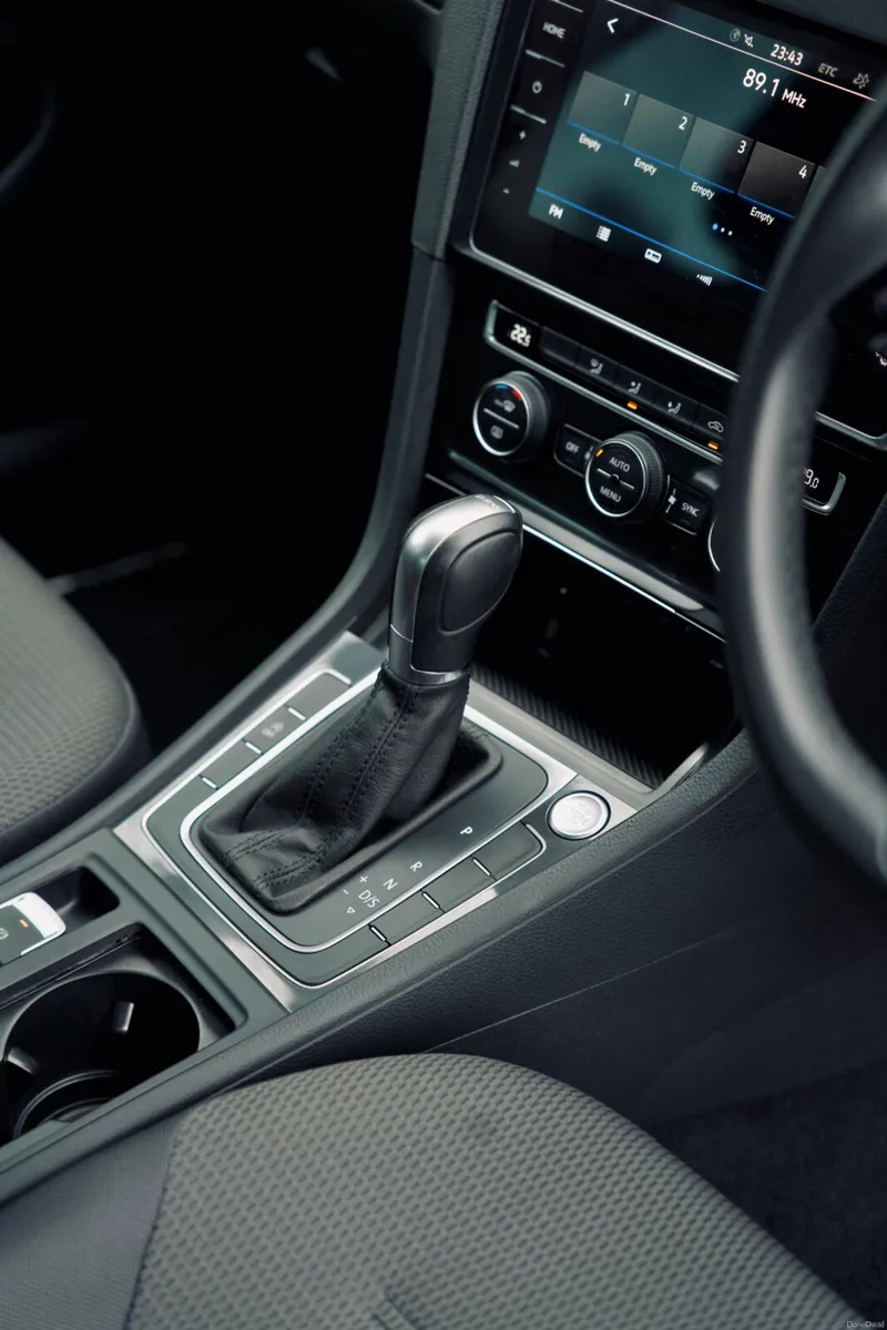 Volkswagen Golf 1.2 TSI Comfortline 2019 - Image 2