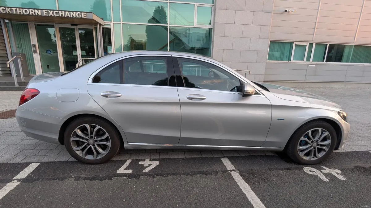 C350e | PHEV | Panoramic Roof | 2 Keys | Low KM - Image 3