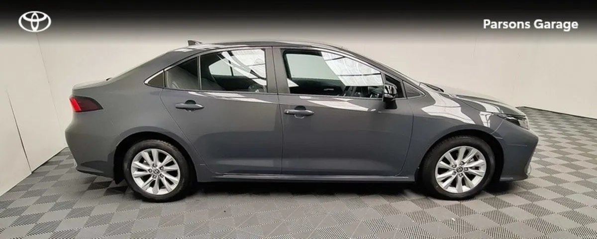 Toyota Corolla COROLLA SALOON LUNA - Image 3