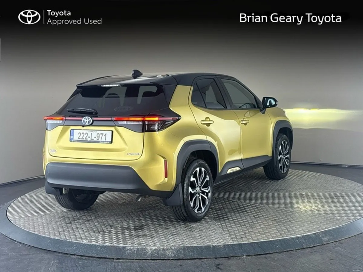 Toyota Yaris Cross HYBRID LUNA SPORT - Image 2