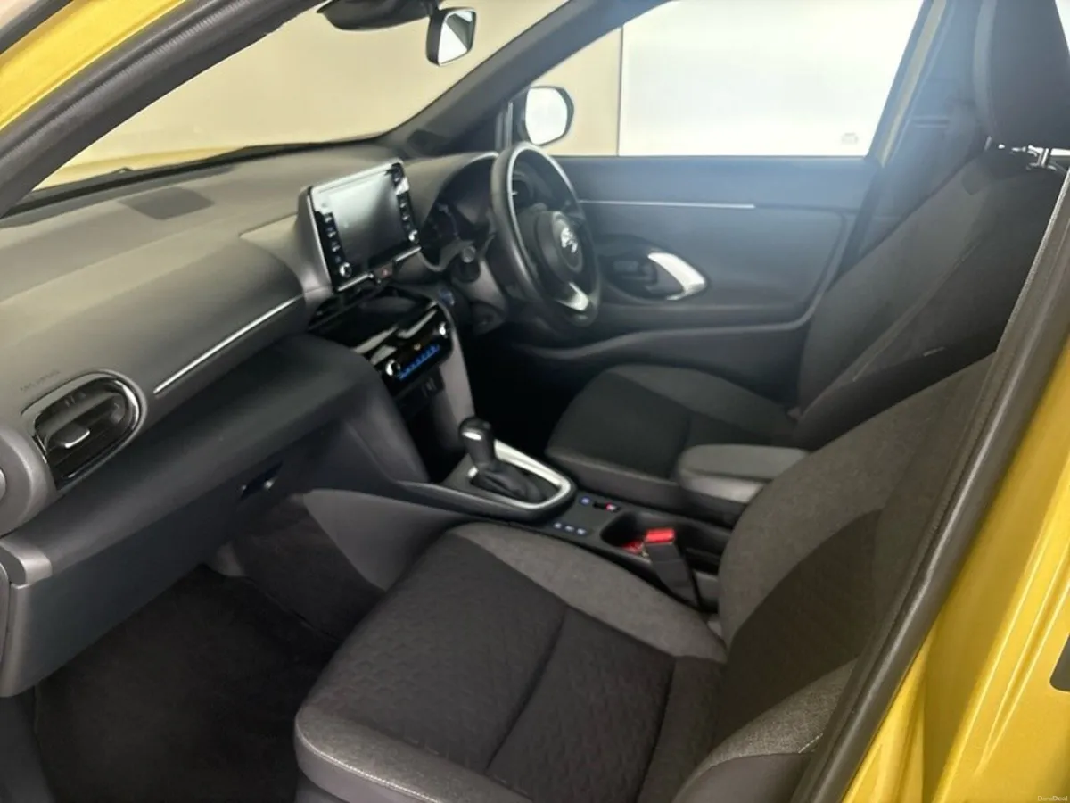 Toyota Yaris Cross HYBRID LUNA SPORT - Image 6