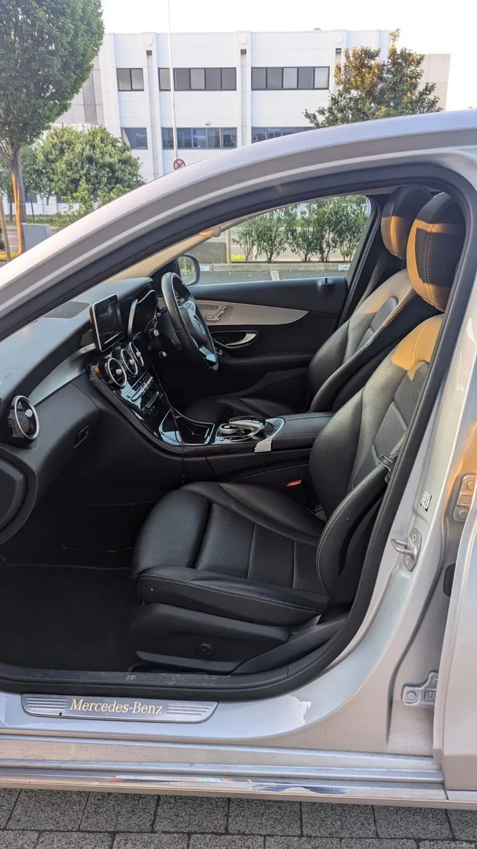 C350e | PHEV | Panoramic Roof | 2 Keys | Low KM - Image 5