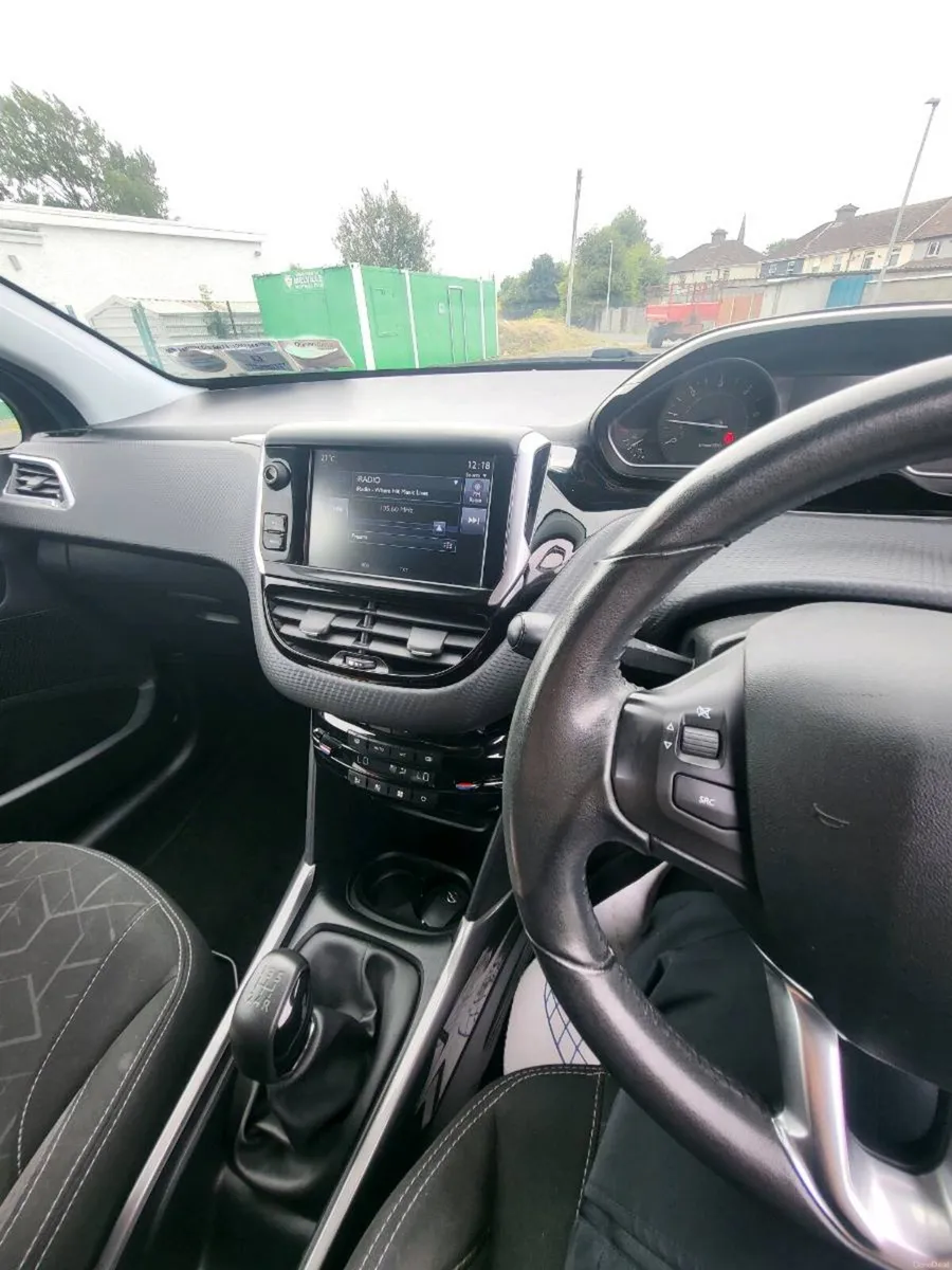 2017(171)Peugeot 2008 low kms - Image 6