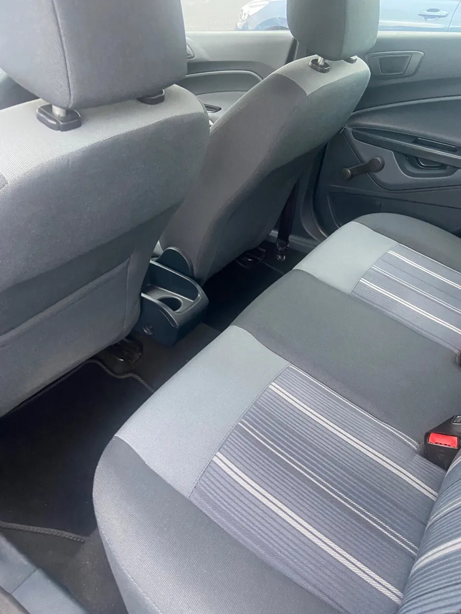 Ford Fiesta 2011 - Image 4