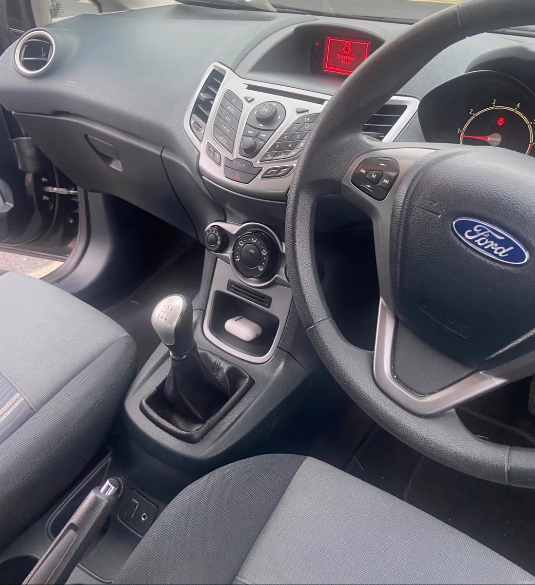 Ford Fiesta 2011 - Image 5