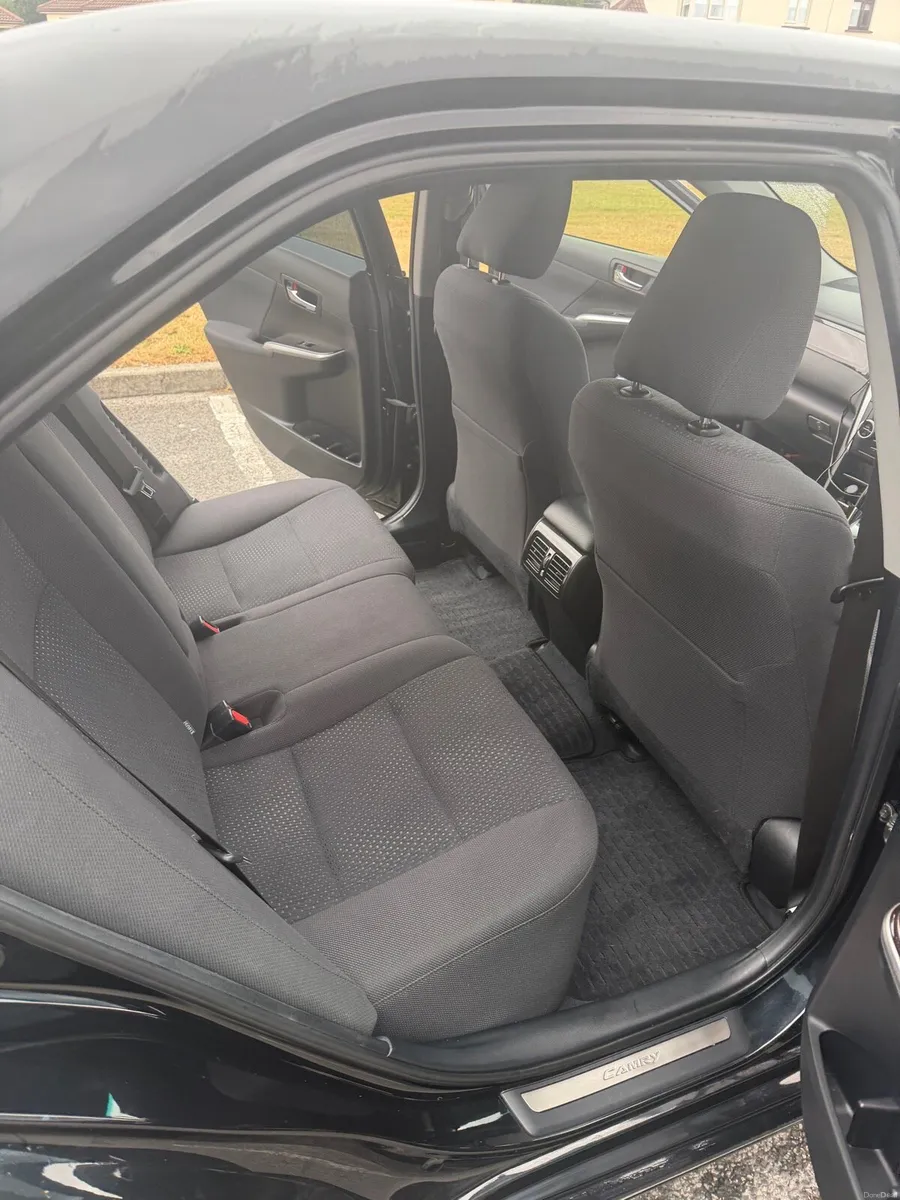 Toyota Camry Hybrid - Image 5