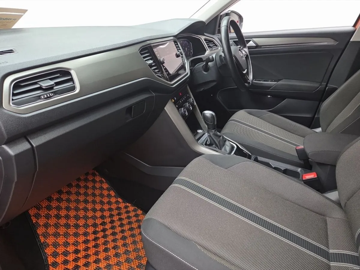 Volkswagen T-Roc 2.0 TDI Style Design Pack DSG - Image 4