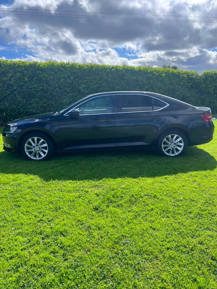 Skoda Superb 2017 - Image 4