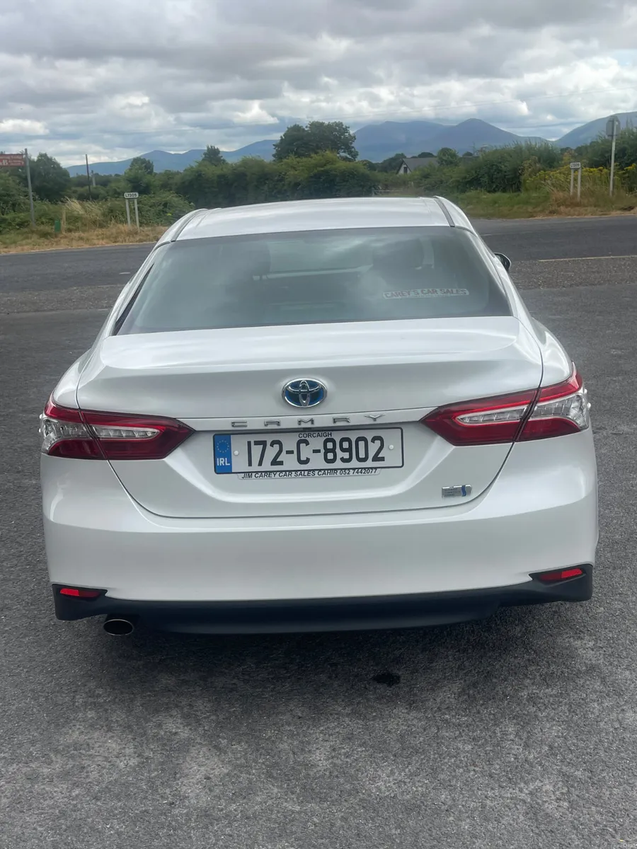 Toyota Camry 2017 - Image 6