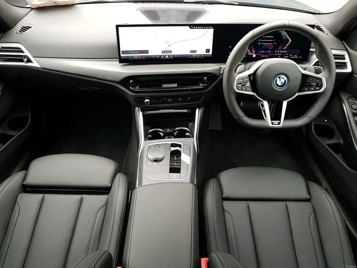 BMW 3-Series 330e M Sport Saloon - Image 4