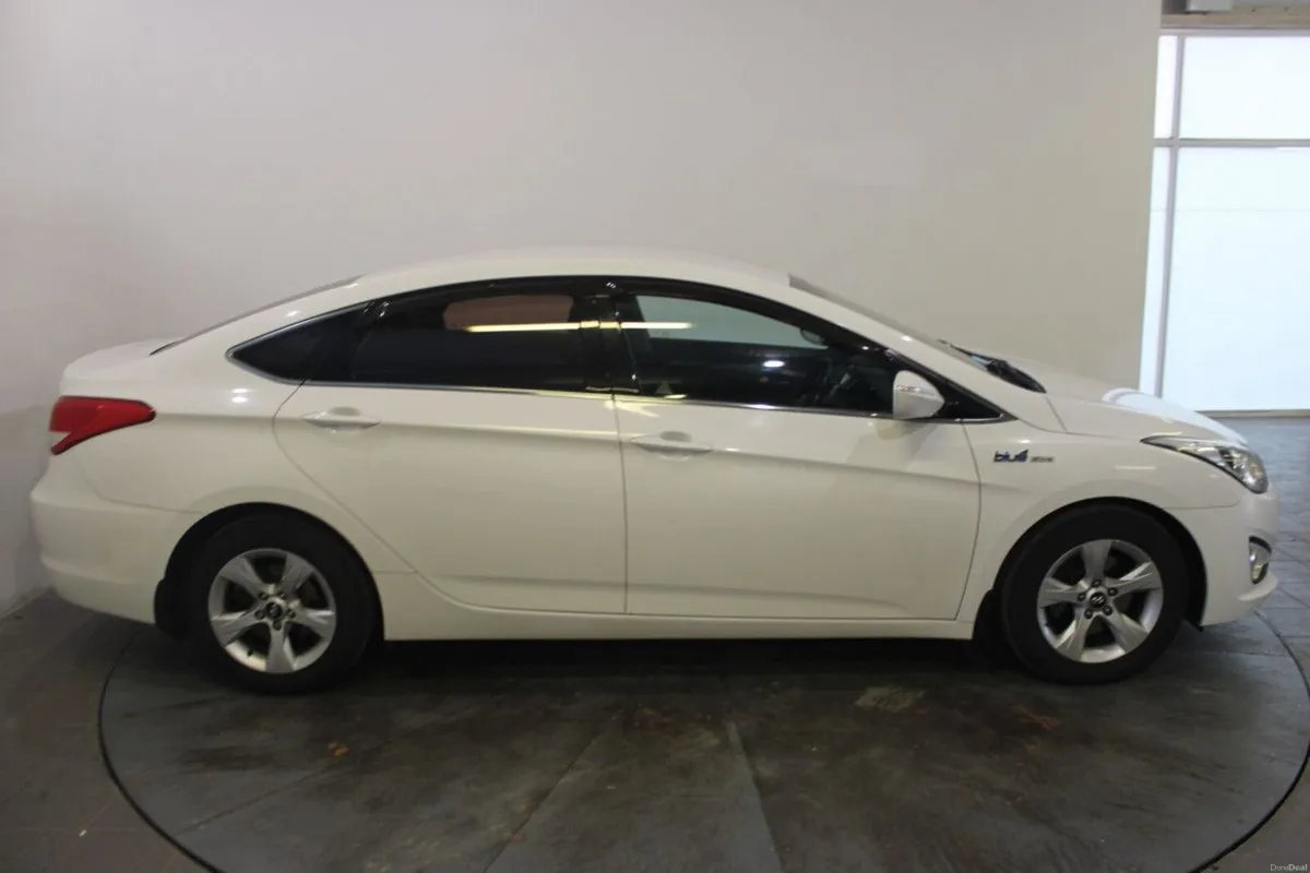 Hyundai i40 Comfort 1.7 Diesel - TENDER 6 - STEERI - Image 2