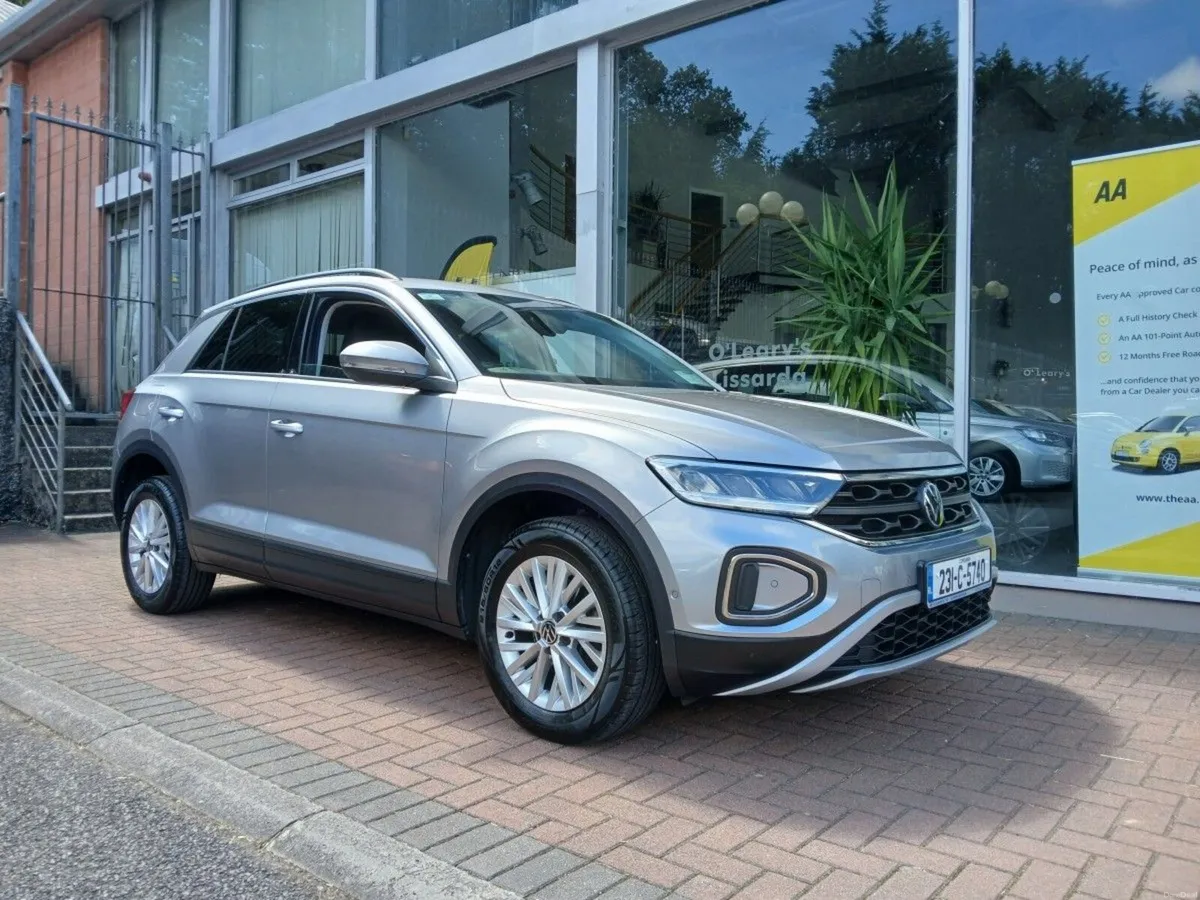 Volkswagen T-Roc 1.0 TSI 110HP Life, 1 Owner, Pyri - Image 1