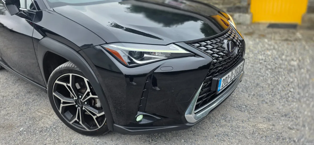 Lexus UX 250H .ONE YEAR TAX - Image 4