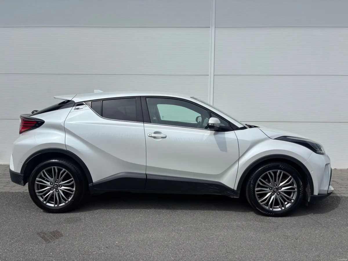 2022 TOYOTA CHR SOL HYBRID A/T FTSH NCT 7/28 - Image 4
