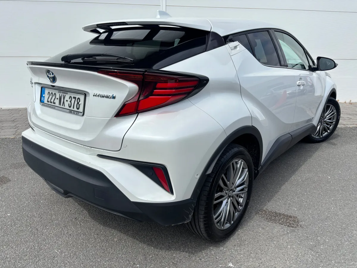 2022 TOYOTA CHR SOL HYBRID A/T FTSH NCT 7/28 - Image 2