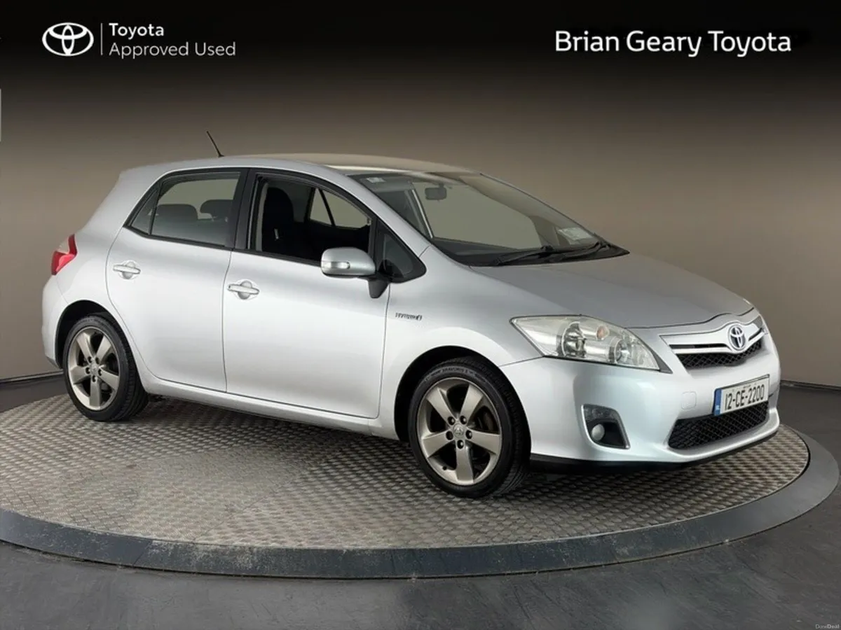 Toyota Auris 1.8 VVT-I HYBRID - Image 1